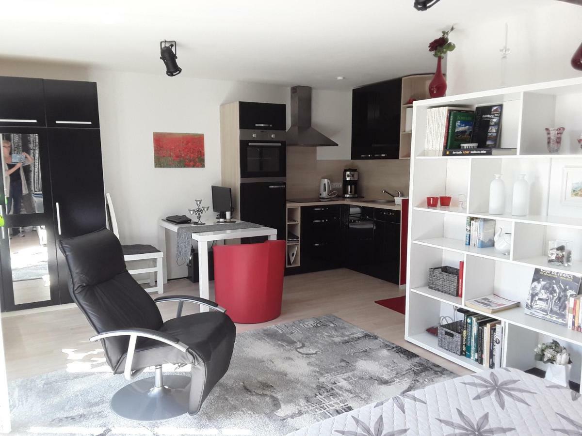 All-In-One-Studio Apartment Хенщед-Улцбург Екстериор снимка